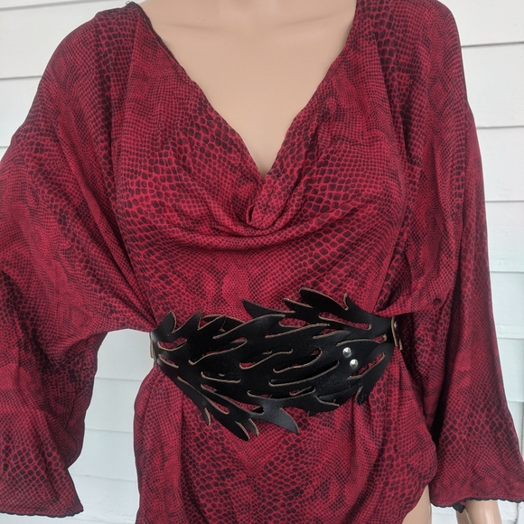 Red Reptile Print Blouse and Skirt Set Isadora M - Picture 6 of 12